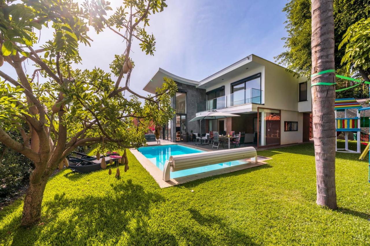 Quebradas By An Island Villa *